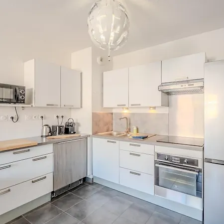 Le Neroli T2 Dernier Etage Avec Terrasse Et Garage * 툴롱