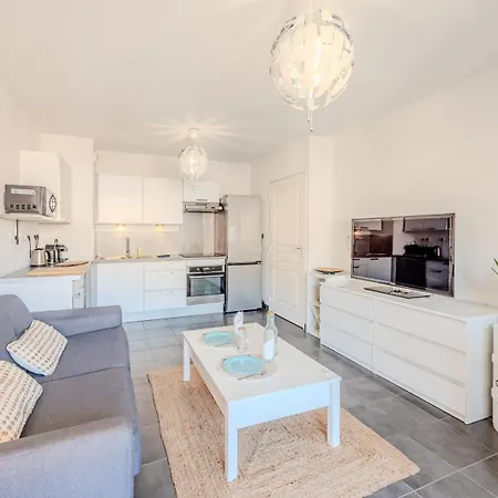 Le Neroli T2 Dernier Etage Avec Terrasse Et Garage 아파트 *